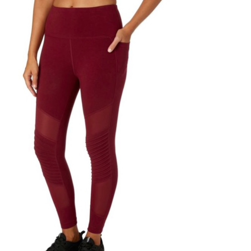 Woman’s Reebok Leggings
